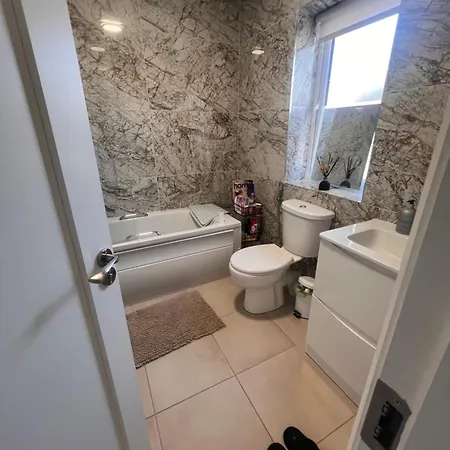 Double Bed With Parking * Cork